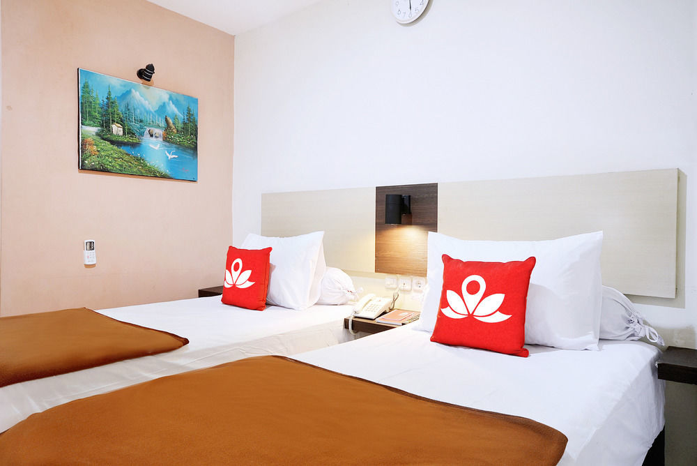 Zen Rooms Kuningan Syariah Giacarta Esterno foto